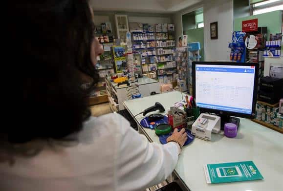 Farmacêuticos contra descontos dos medicamentos ao balcão das farmácias