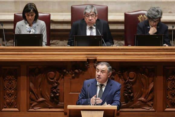 Novo secretário-geral do PSD fez lei que Rio contestou