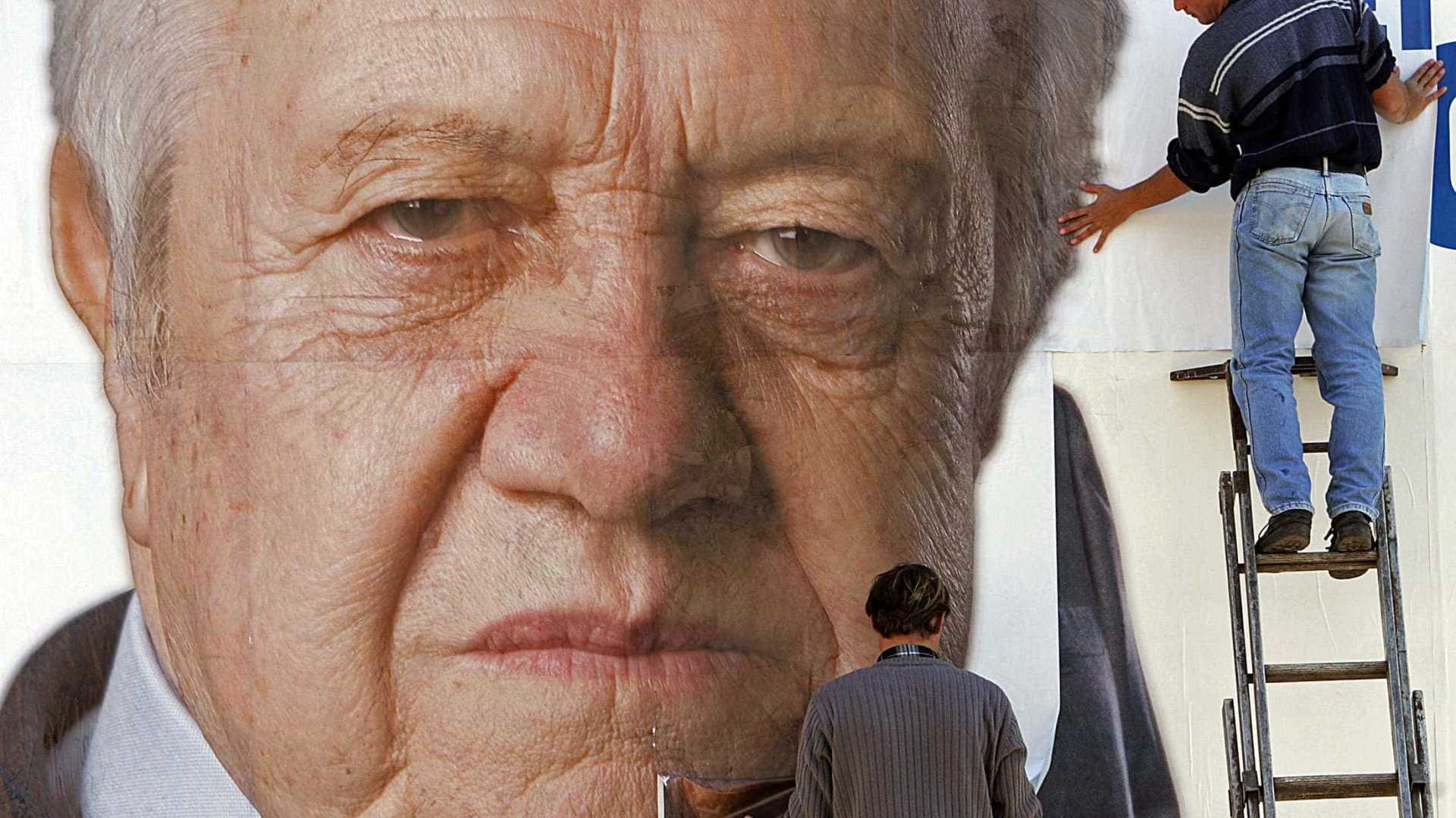 PS assinala aniversário com homenagem a 45 figuras da sua história