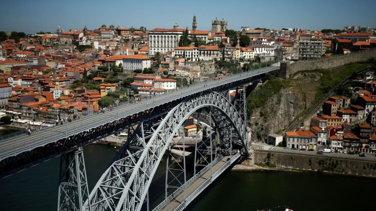 Porto e Gaia anunciam nova ponte sobre o Douro