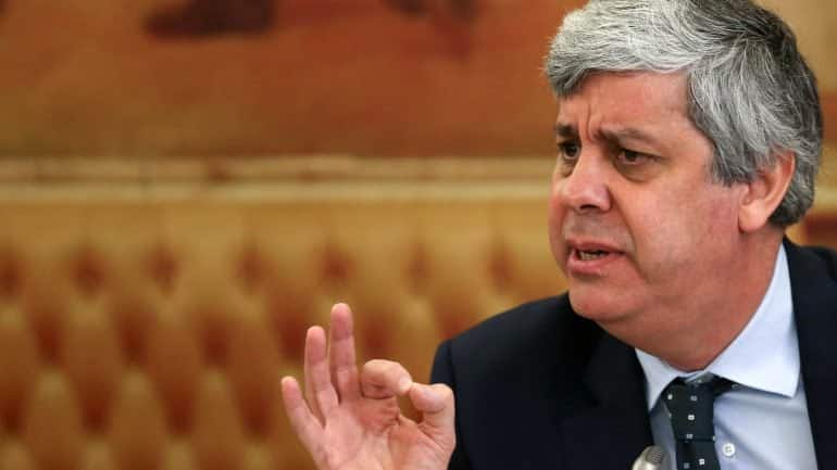 Impostos só baixam quando houver “superavit”, garante Mário Centeno, que não exclui aumentos no público