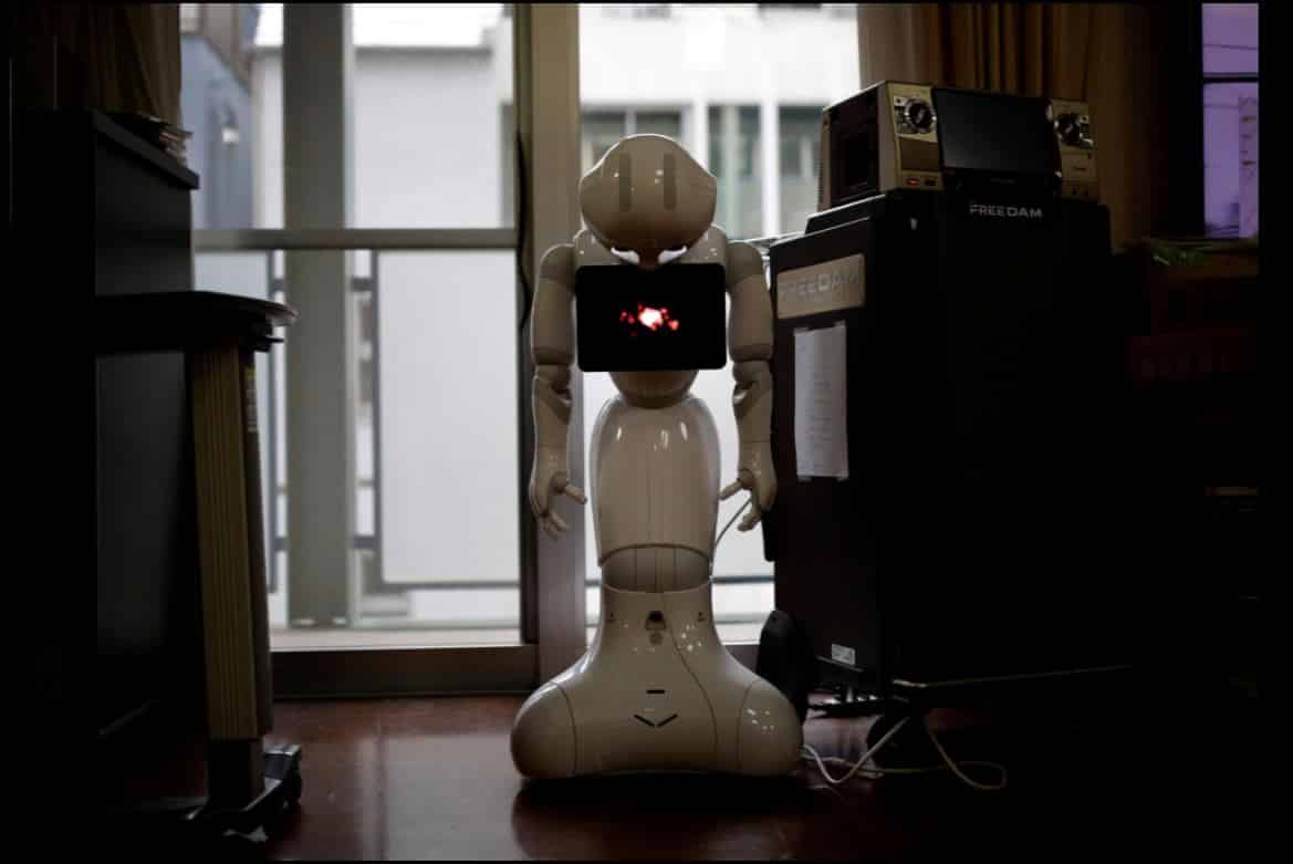 Robôs e algoritmos põem em risco menos empregos do que se pensava, diz OCDE