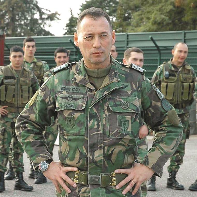 Duarte da Costa. Um paraquedista no comando dos fogos