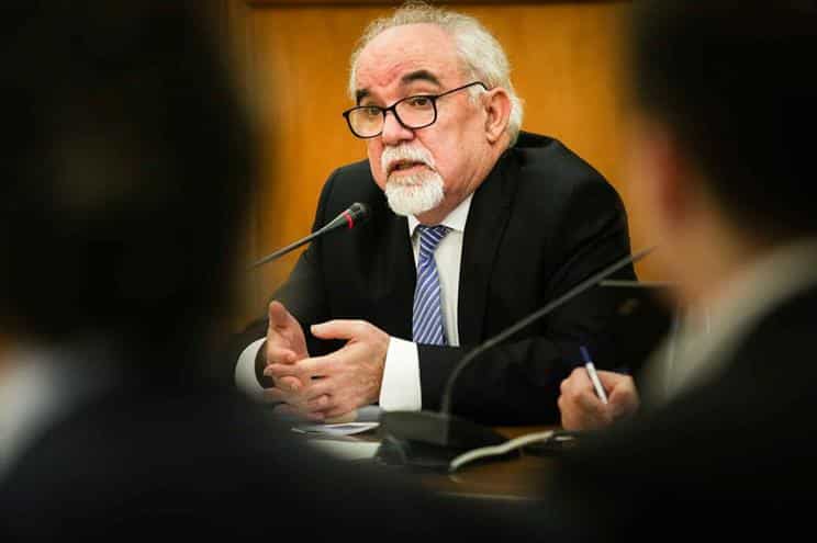 Governo propõe 180 dias de período experimental no primeiro emprego