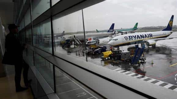 Ryanair volta a mudar regras de embarque. Saiba o que vai acontecer