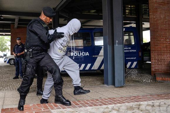 23 arguidos em preventiva. Advogados chocados com a decisão