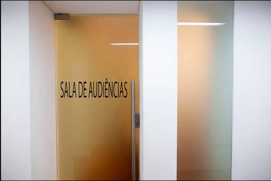 Tribunais gastam 20 milhões de euros por ano em papel