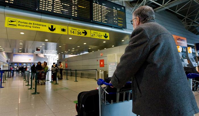 Parecer propõe reembolso de bilhetes em vez de subsídio para viagens de deputados