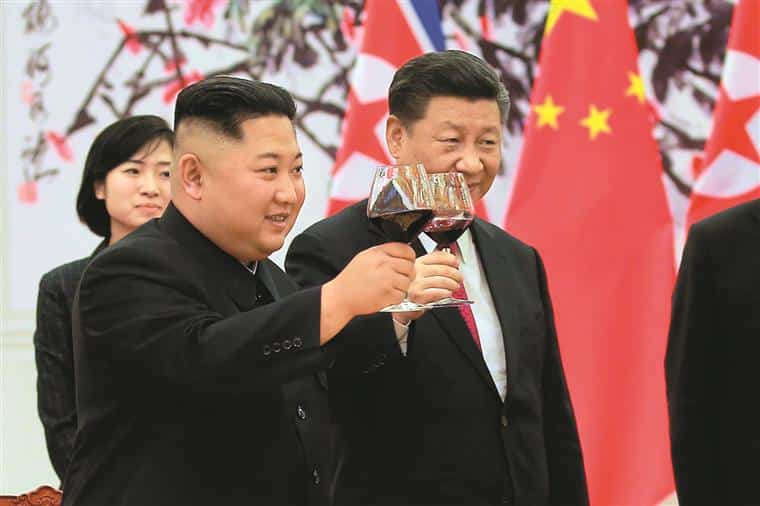 Kim e Xi Jinping aprofundam relações diplomáticas com brinde