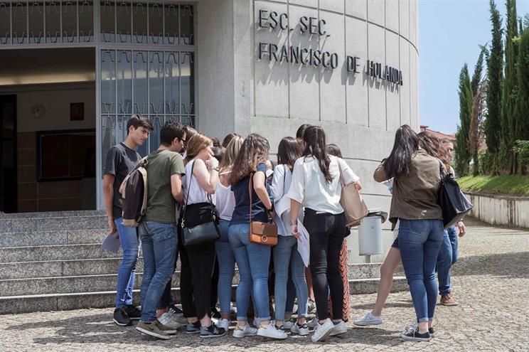 Um quarto dos alunos foi a exame sem notas