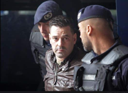 Novos detidos já estão no tribunal, um tentou agredir repórter