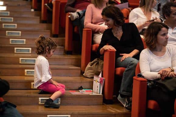 Pais de menores de 12 anos têm direito a horário flexível, mas empresas recusam