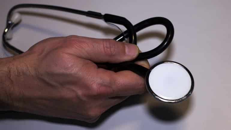 Beneficiários da ADSE terão limite de 24 consultas em médicos sem convenção