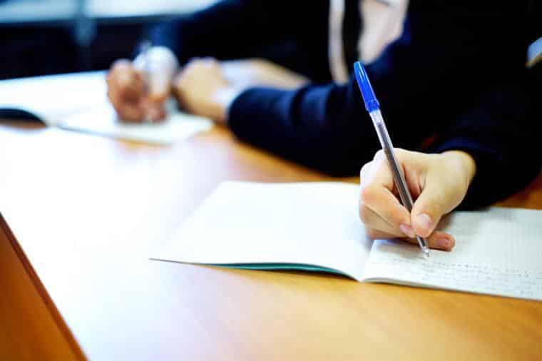 Greve dos professores. Pais reclamam notas