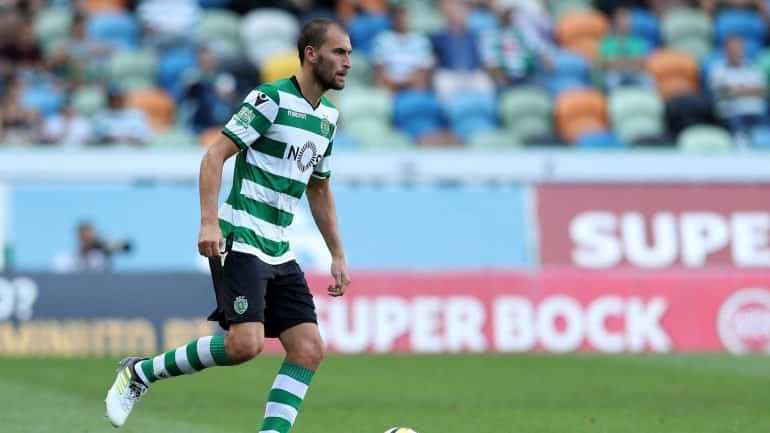 Bas Dost regressa ao Sporting mas só com segurança reforçada