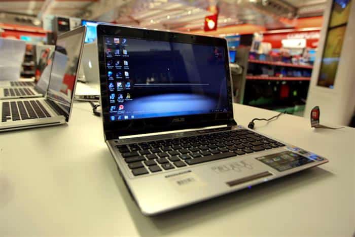 Bruxelas aplica multas milionárias a Philips e Asus por combinarem preços