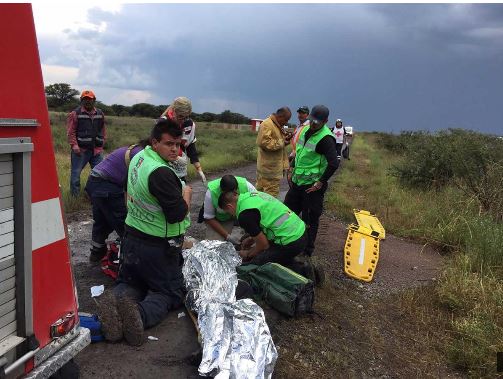 Avião com 101 pessoas a bordo caiu no México