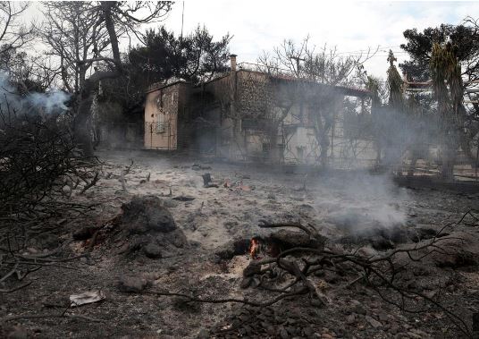 "Há pessoas que morreram afogadas a fugir do fogo"