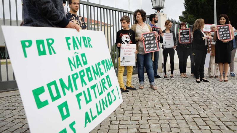 Greve pode atrasar novo ano letivo: "Duvido que as escolas deixem os professores ir de férias"