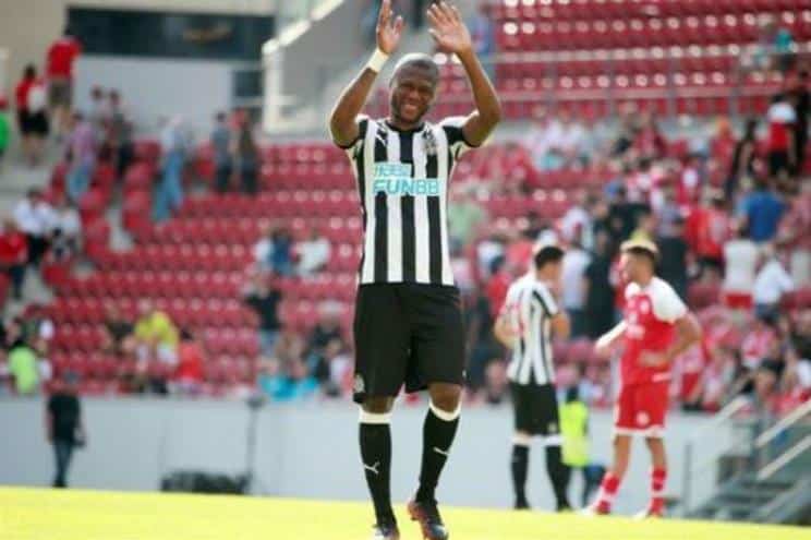 Mbemba vai ser jogador do F. C. Porto