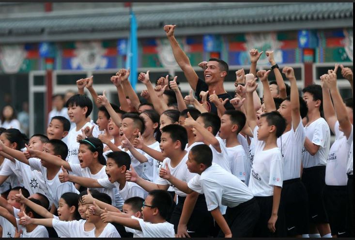 Loucura em visita de Cristiano Ronaldo à China