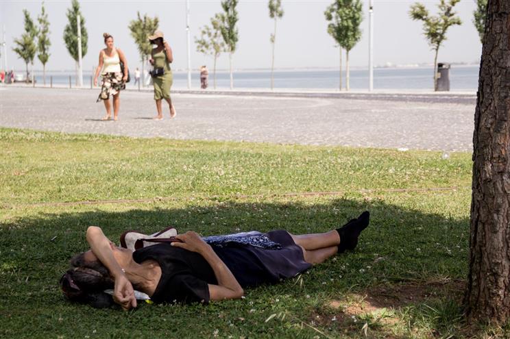 Temperaturas em ascensão chegam aos 35 graus esta terça-feira