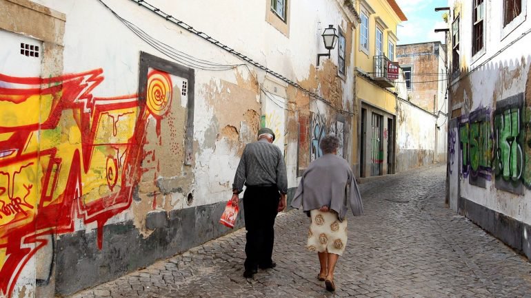 Aumento extraordinário das pensões começa a ser pago esta quarta-feira