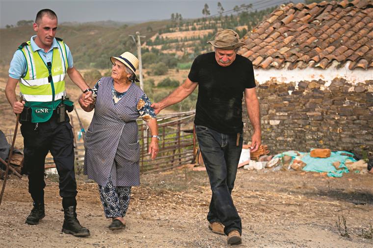 Porque as chamas atacam tanto em Monchique?