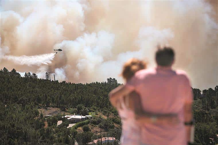 Silves. Aproximação das chamas lança alerta no governo e na Proteção Civil