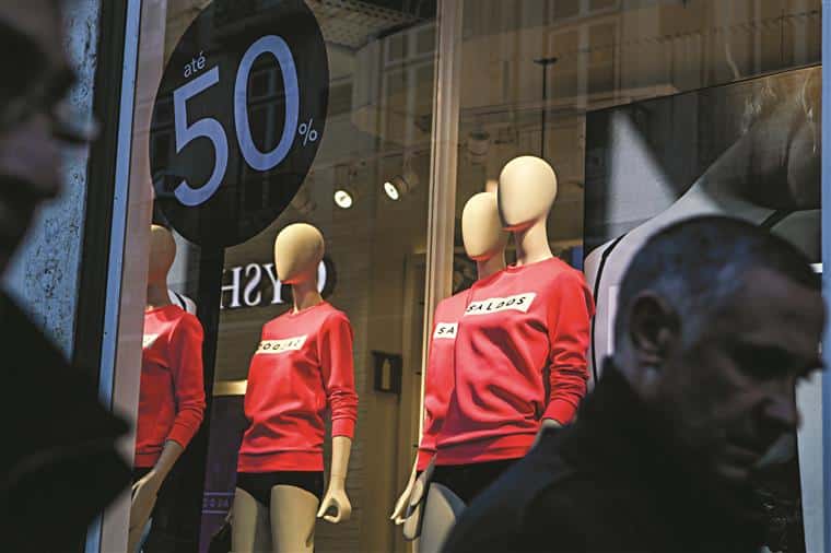 Comprar a preços de "saldo". Aprenda a poupar com cupões de descontos e promoções