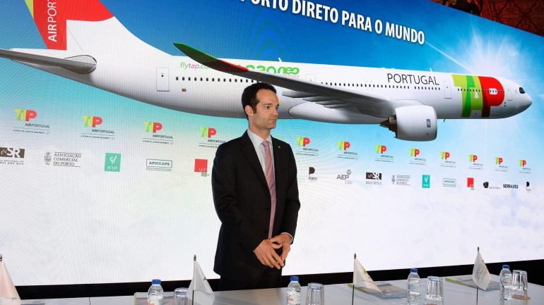 Presidente executivo da TAP é ouvido no parlamento após queixas e cancelamentos