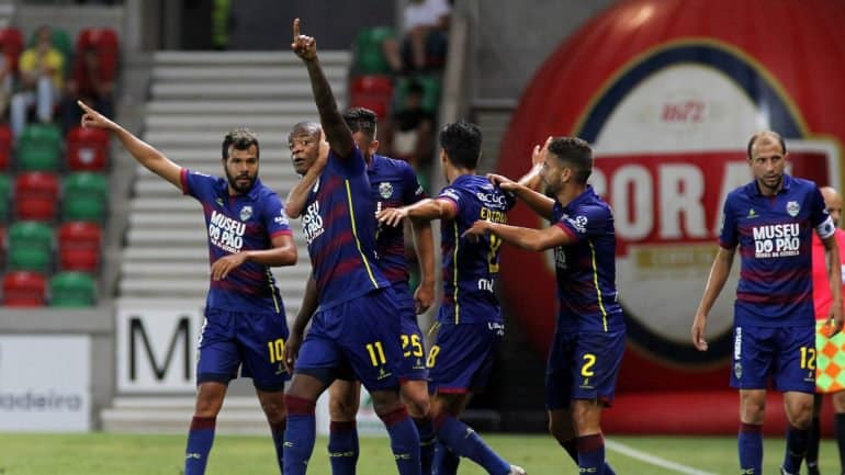 Boavista e Desportivo de Chaves dão o pontapé de saída no regresso da I Liga