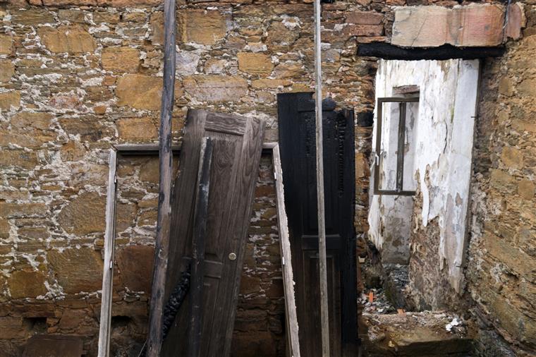 Fundo Revita analisa hoje processos de reconstrução de casas em Pedrógão Grande