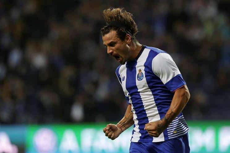 "Quando Ronaldo chega a casa faz 150 abdominais, eu um churrasco"