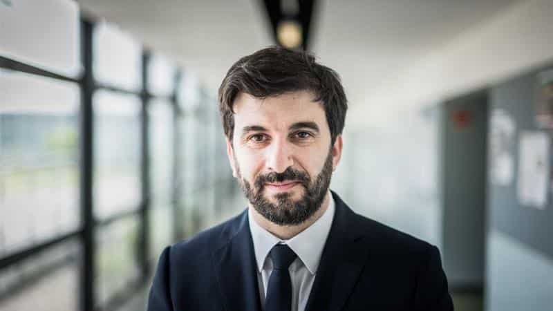 Ministro tem "a certeza" de que professores vão separar o trabalho das lutas