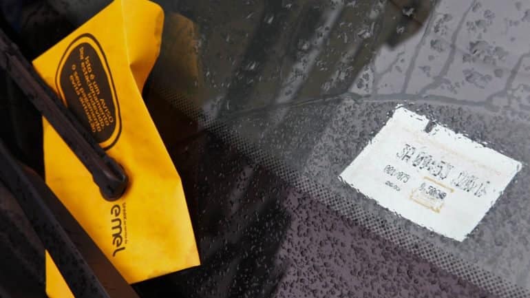 SMS da EMEL sobre furacão Leslie. “A Proteção Civil não teve a nada a ver”