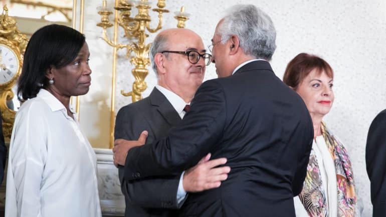 Azeredo Lopes demitiu-se do Governo para evitar “desgaste das Forças Armadas”