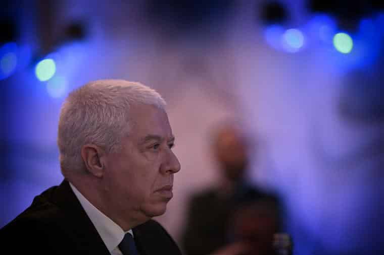 Sócrates chama Teixeira dos Santos e Carlos Costa Pina a testemunhar