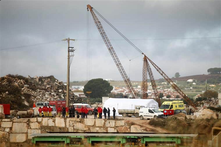 Borba. Marinha vai usar submarino com controlo remoto nas buscas
