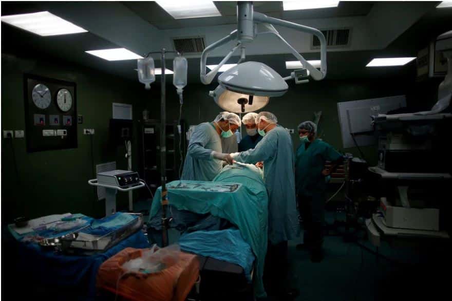 Enfermeiros de cinco blocos operatórios iniciam hoje greve de mais de um mês