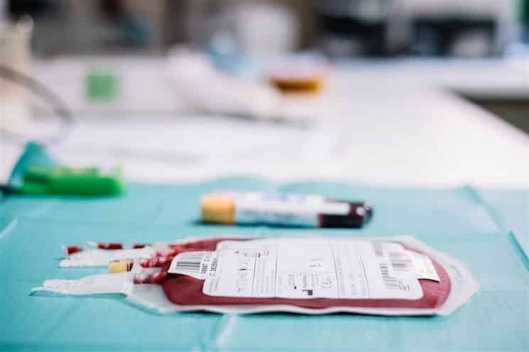 Erro humano contaminou com vírus HIV menina angolana de sete anos