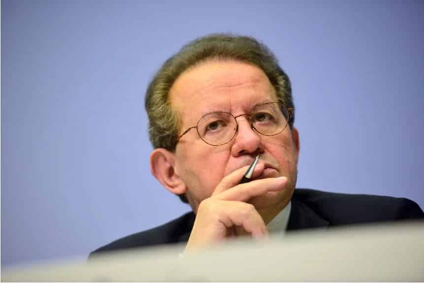 Vítor Constâncio lança aviso: Criptomoedas “não são moeda coisa nenhuma”