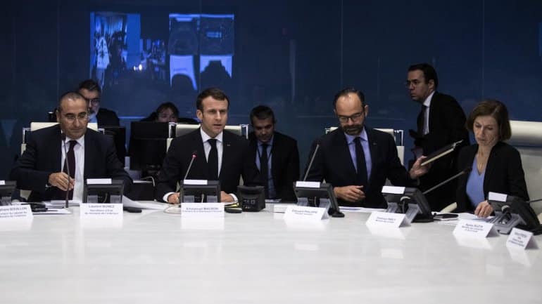 Primeiro-ministro francês admite erros na gestão da crise dos “coletes amarelos”