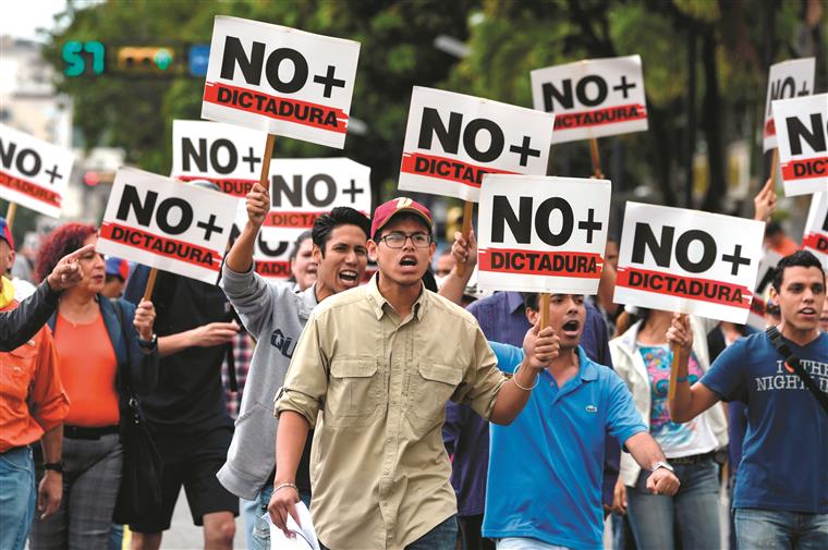 Venezuela. O misterioso avião russo que aterrou no aeroporto de Caracas