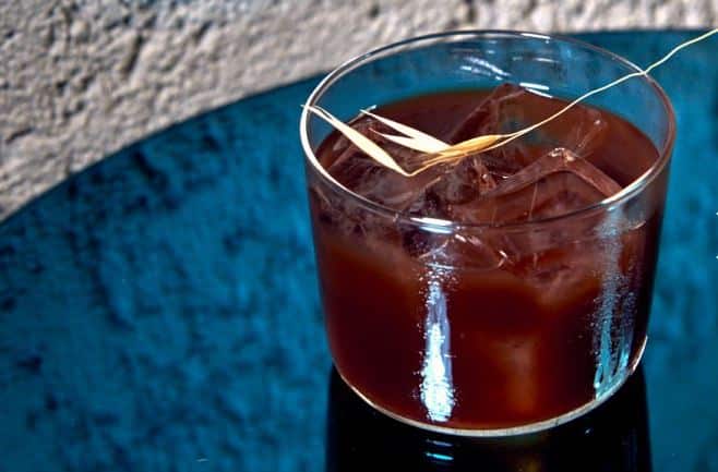 Aveia, natas e alho francês. Nos cocktails da Toca da Raposa vale tudo