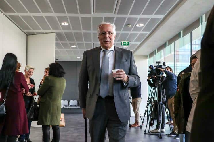 Relações perigosas de Carlos Alexandre com Orlando Figueira