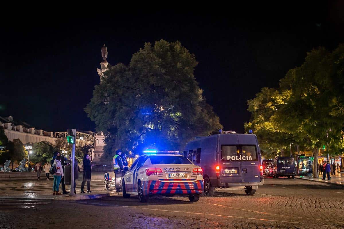 PSP responde a pedras com tiros e faz quatro detenções no Rossio