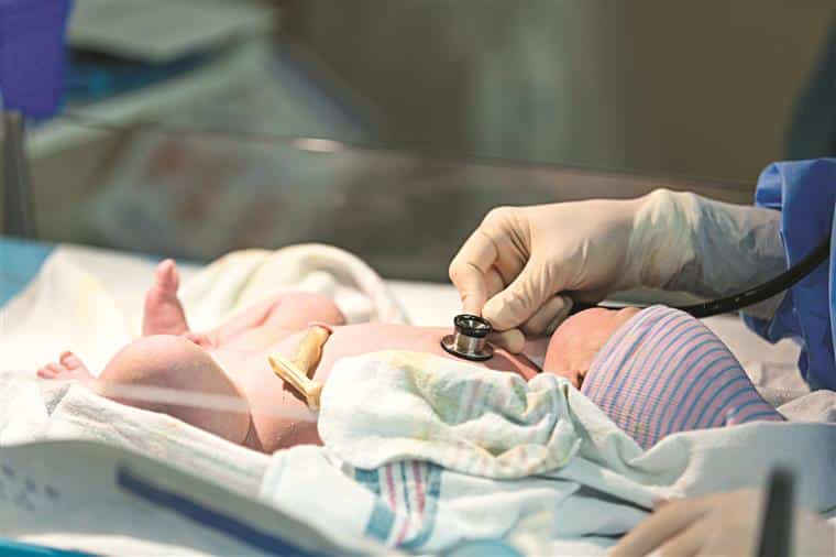 Em 2025 haverá mais bebés com problemas de coração e a culpa é do clima