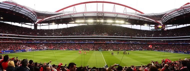 Benfica fala de uma "mão negra" por trás da interdição da Luz