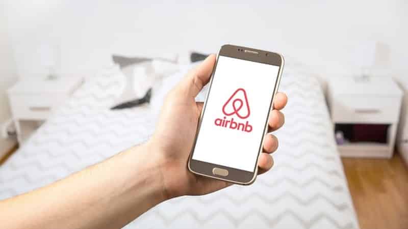 Burlas no Airbnb e compras na internet. PJ detém 24 pessoas em Lisboa